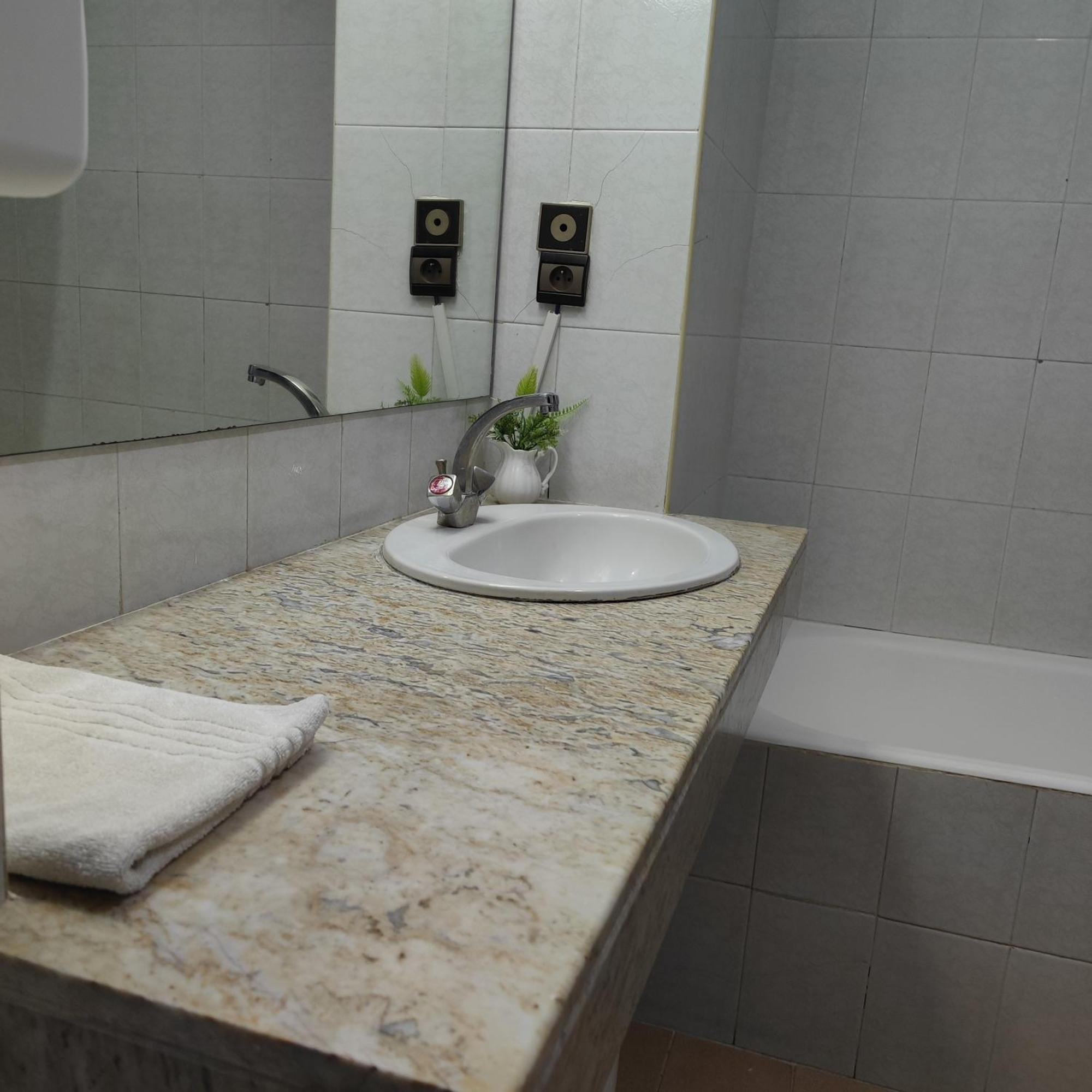 Amrouss Touristic Darmaroc Hotel Азру Стая снимка