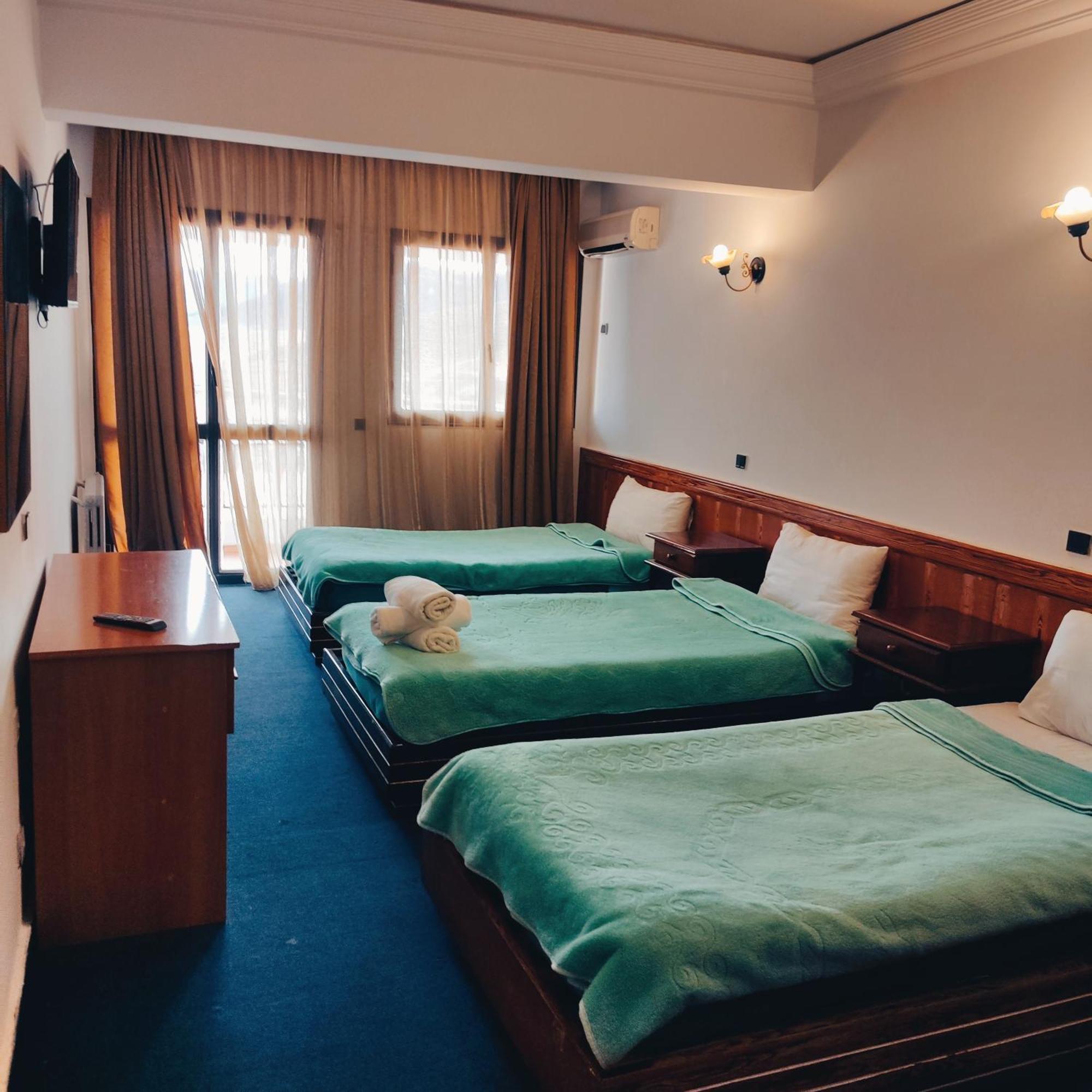 Amrouss Touristic Darmaroc Hotel Азру Стая снимка